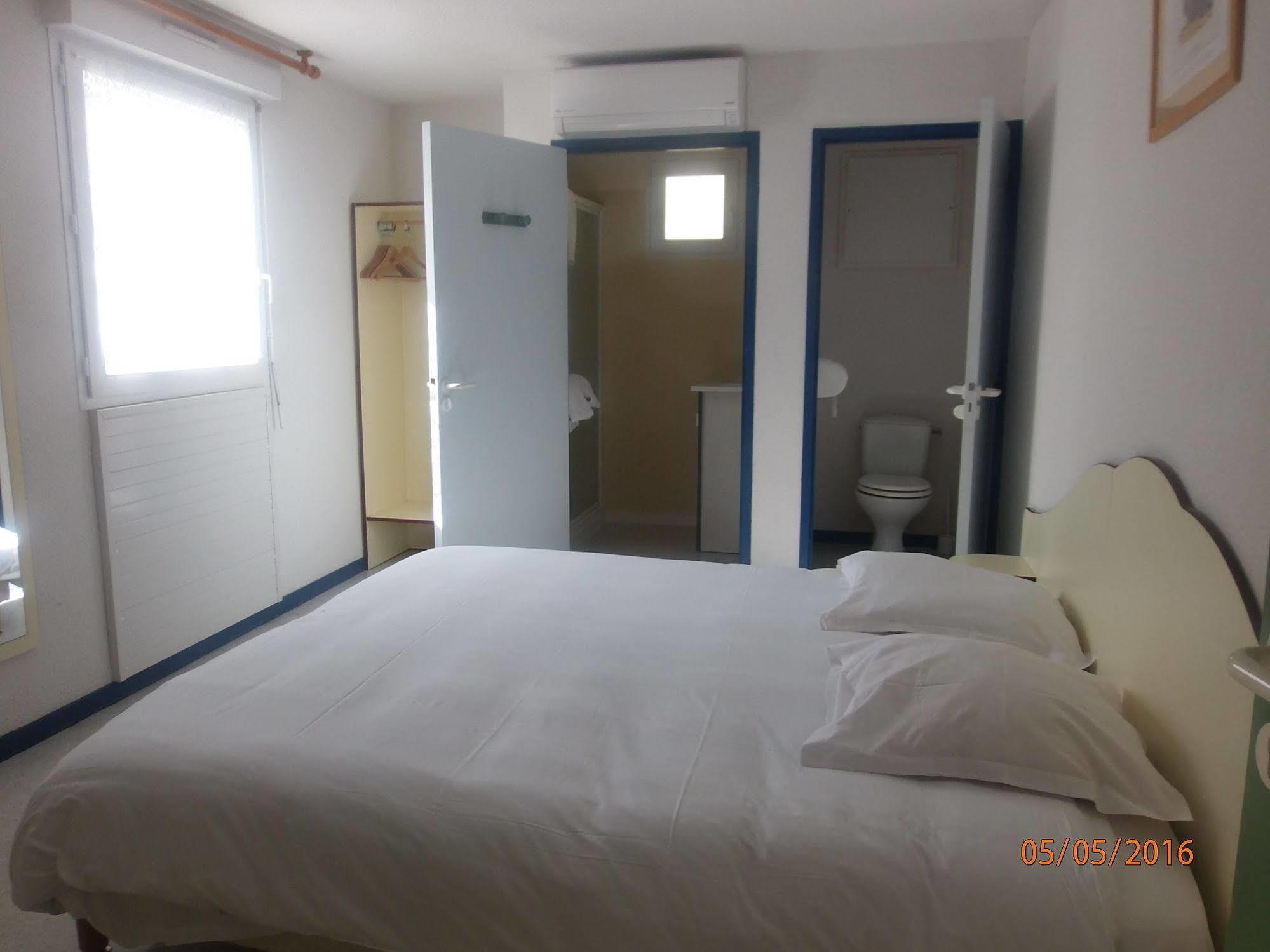Le Saint Pierre Hotell Moncoutant Eksteriør bilde